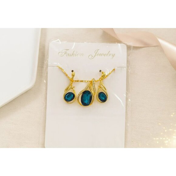 Gold-Tone Necklace & Earrings Set With Teardrop Green Crystal Pendant - Picture 1 of 6